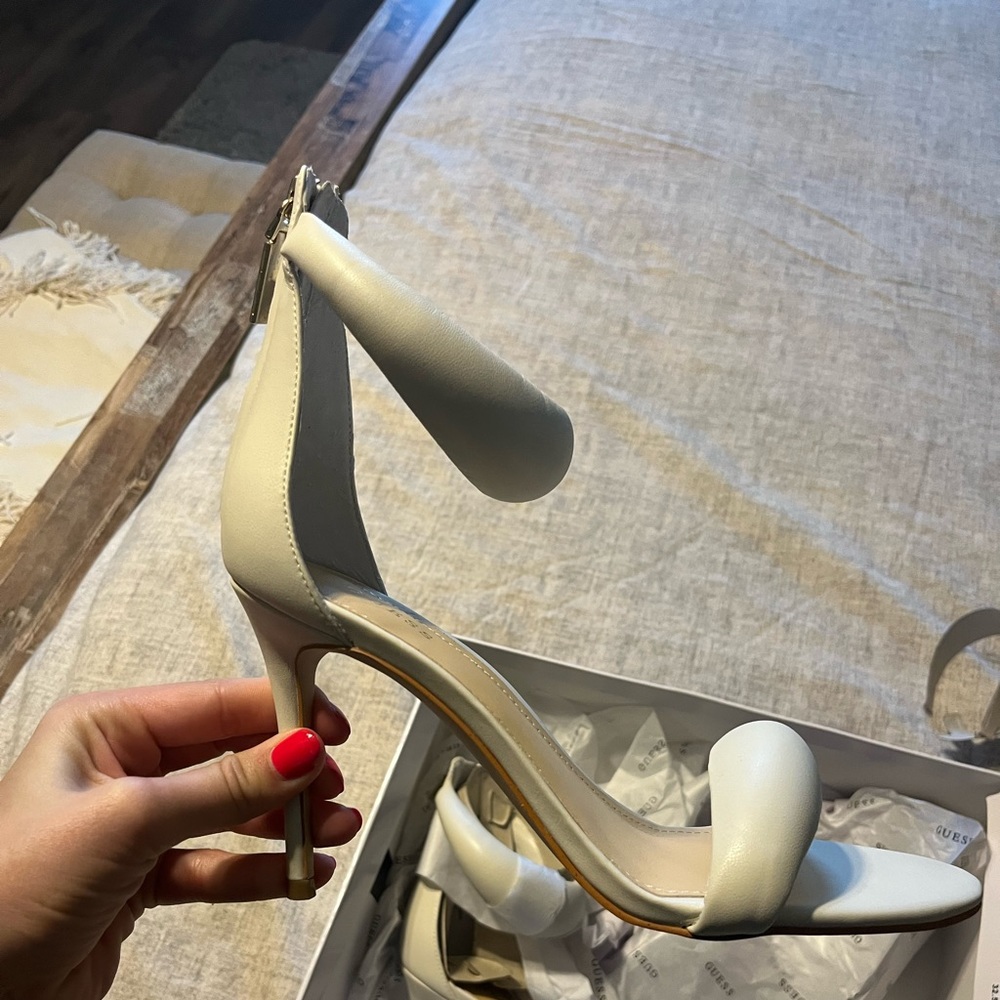 BRAND NEW GUESS WHITE HEELS